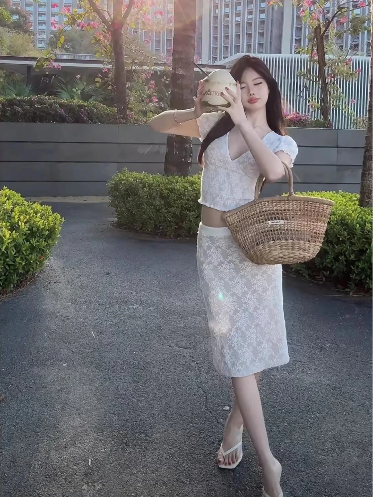 

2026 Summer New Elegant Two Piece Set Women Lace Sexy V-neck Slimming Short Style Top Design Sense Low Waist Half Skirt