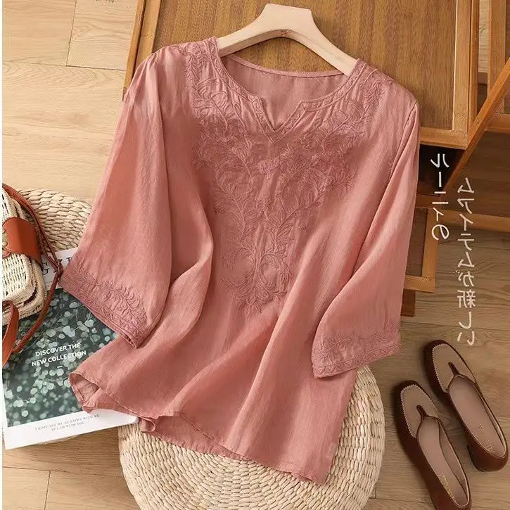 

Новая женская футболка больших размеров с вышивкой, круглым вырезом, художественным узором, коротким рукавом, дышащая и комфортная, для весны и лета