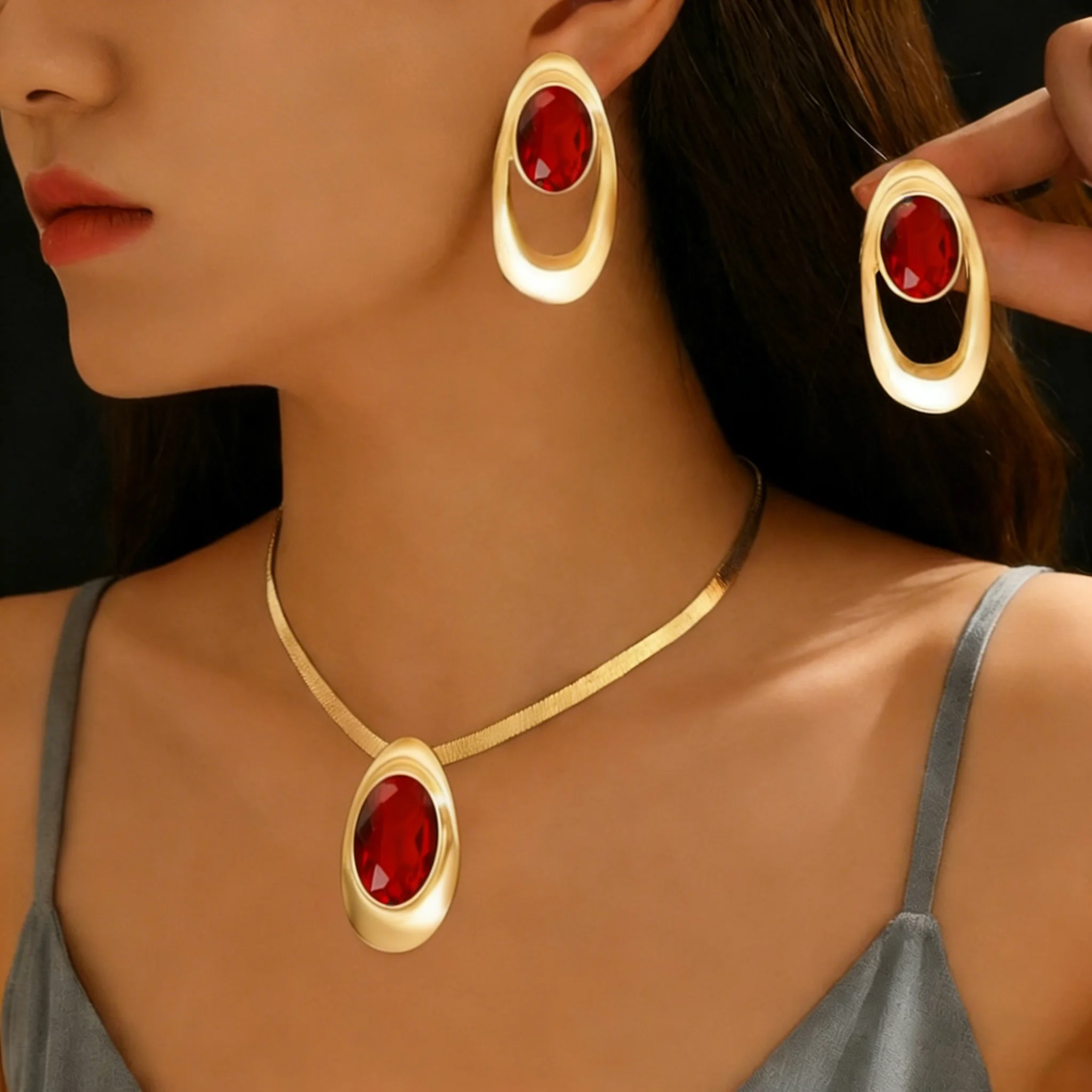 

Vintage Fashion Oval Three-Ring Buckle Pendant Necklace, Exaggerated Delicate Creative Earrings Jewelry Set for Women