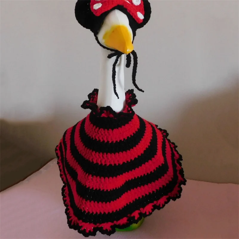 

Cute cartoon Pet Goose clothing set Cross-border sales of pure handmade knitting Bow princess beautiful skirt For Goose supplies