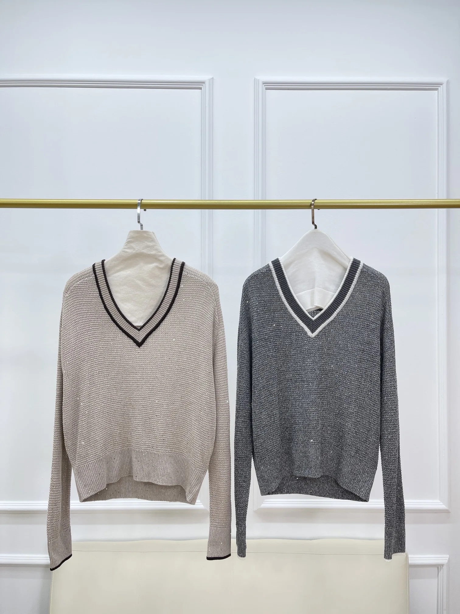 

Sequined Women's Linen Blend Sweater V-Neck Long Sleeve Loose Knitted Pullover