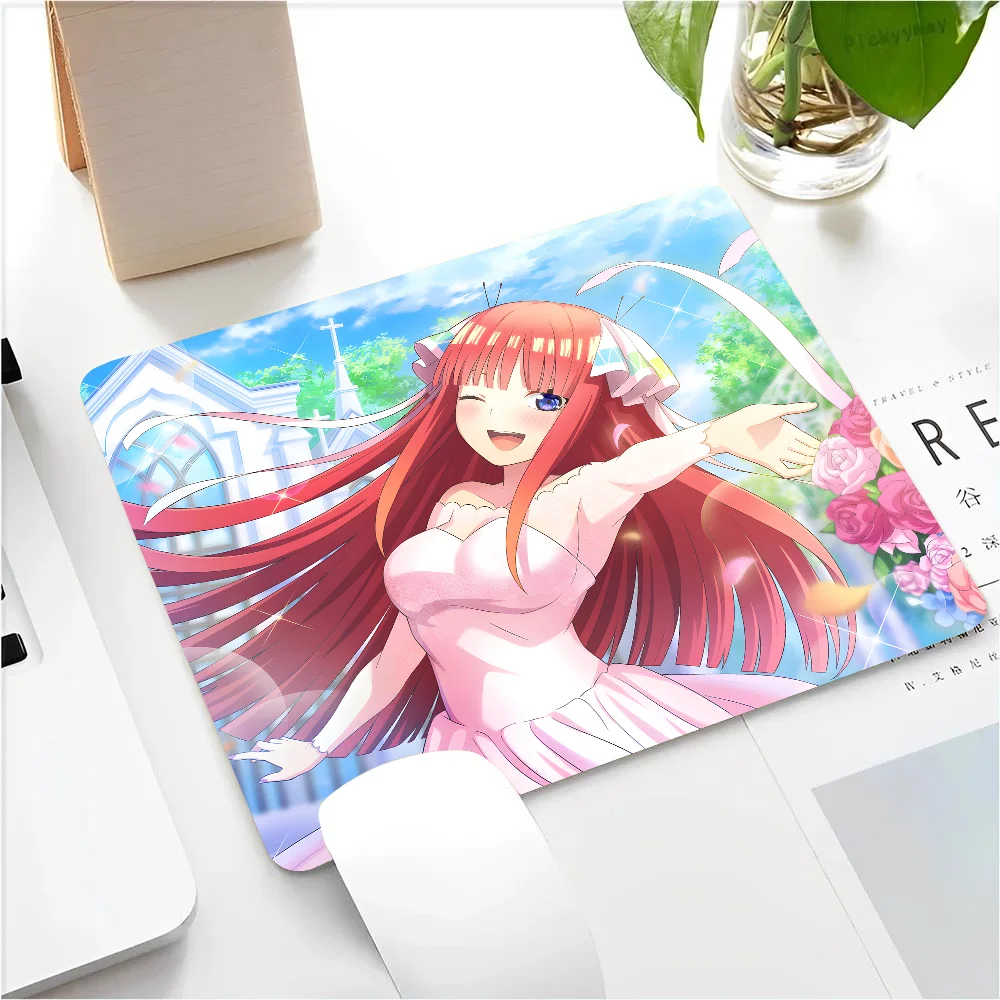 Nino Nakano The Quintessential Quintuplets Anime Mousepad Small LockEdge Mouse Pad For Gamers Computer Desk Pad Anti-slip Rubber