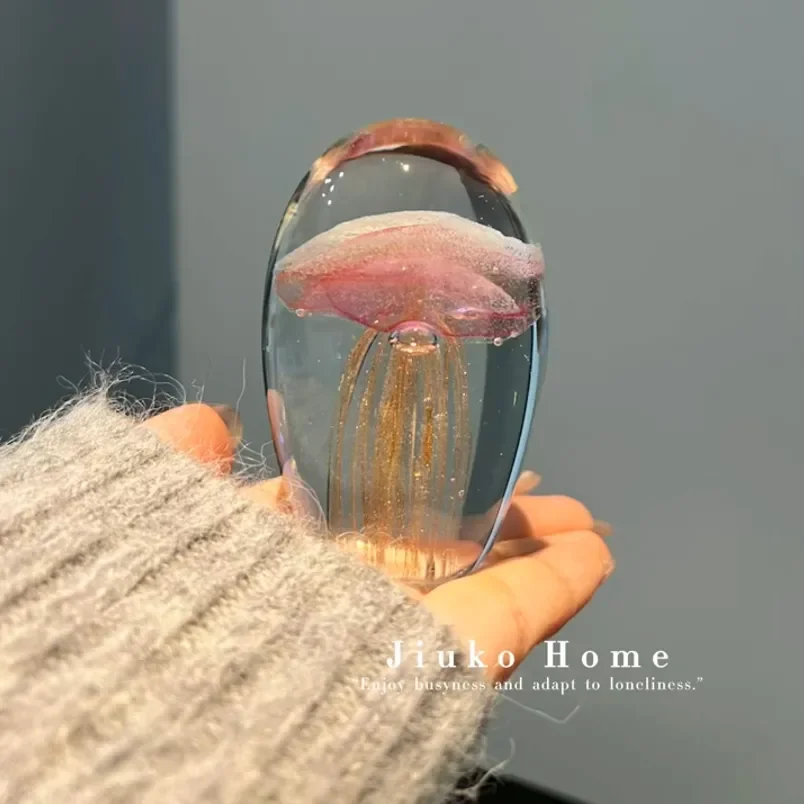 Healing jellyfish glass ornaments, living room entrance decorations, niche creative gifts for girls and besties as souvenirs