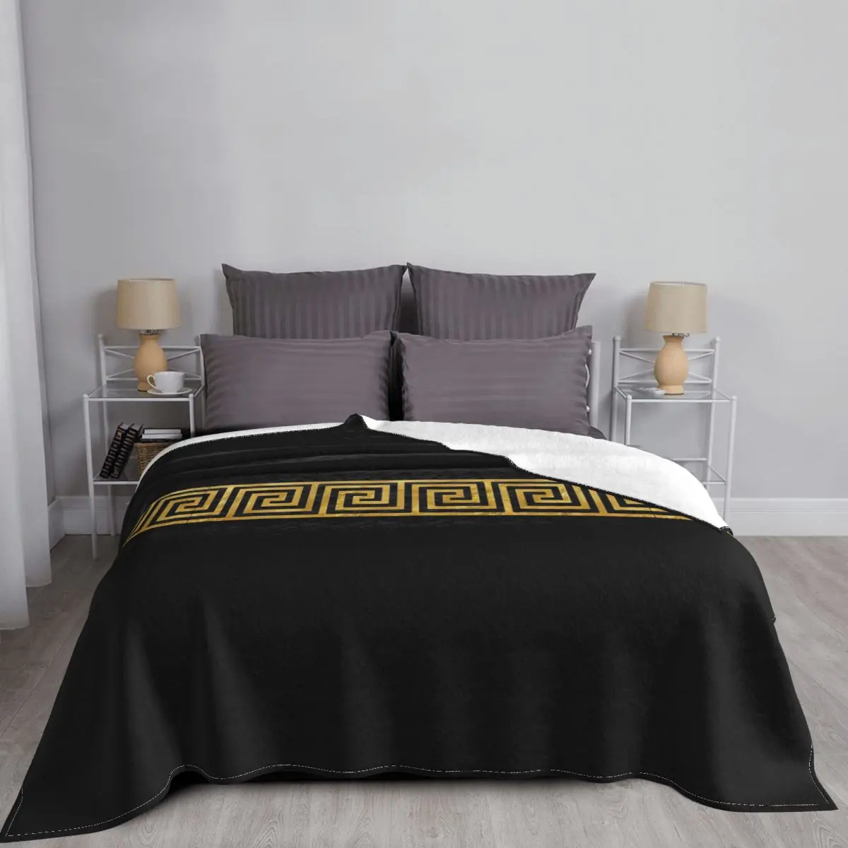 Gold Greek Key Trendy Blanket Fleece Decoration Portable Lightweight Thin Throw Blanket for Bedding Outdoor Bedding Throws