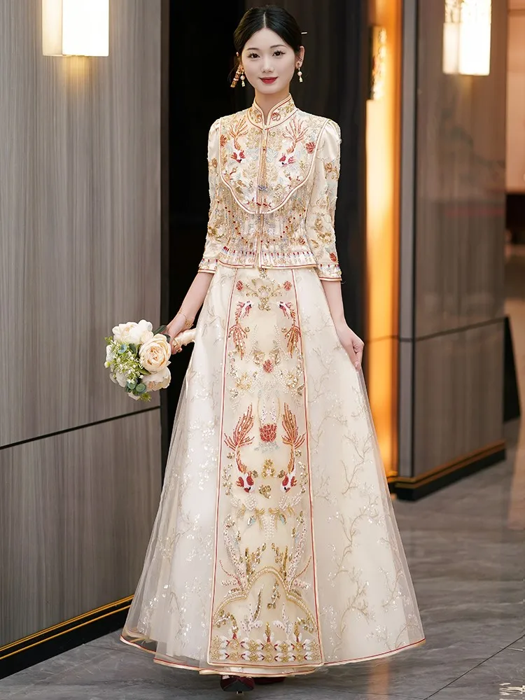 

Новое тост свадебного платья в китайском стиле и тонкое для золотистого цвета.