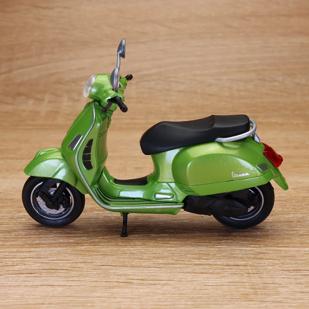 

Литый под давлением игрушечный мотоцикл 1/18 VESPA 2017 GTS 125CC модель