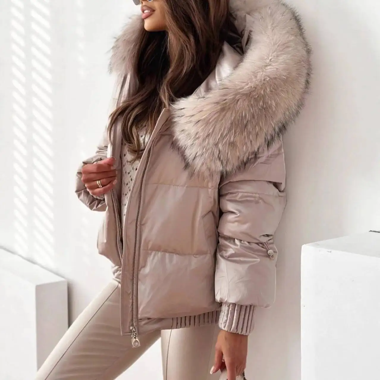 

Winter 2025 B7k Cotton Jacket for Women, New Winter Style with Large Fur Collar, Simple Thickened Warm Outerwear