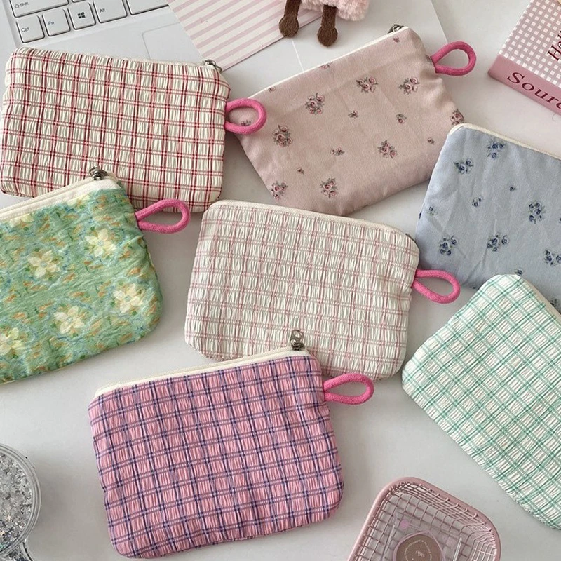 Ladies' Coin Purses Korean Floral Bag Cosmetic Bag Sweet Kawaii Coin Purses Portable Countryside Style Lipstick ID Key Storage