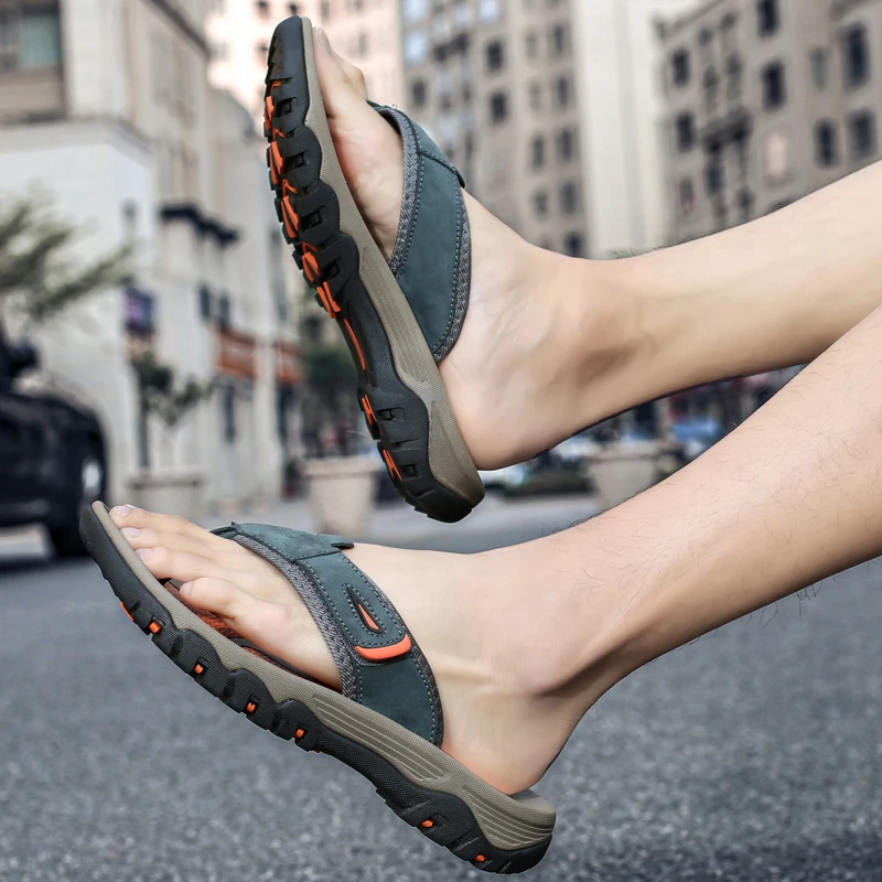 جديد الصيف شبشب رجالي تنفس الفاخرة الرجال الصنادل الشاطئ الكلاسيكية جلد طبيعي رجالي النعال في الهواء الطلق الرجال الوجه يتخبط