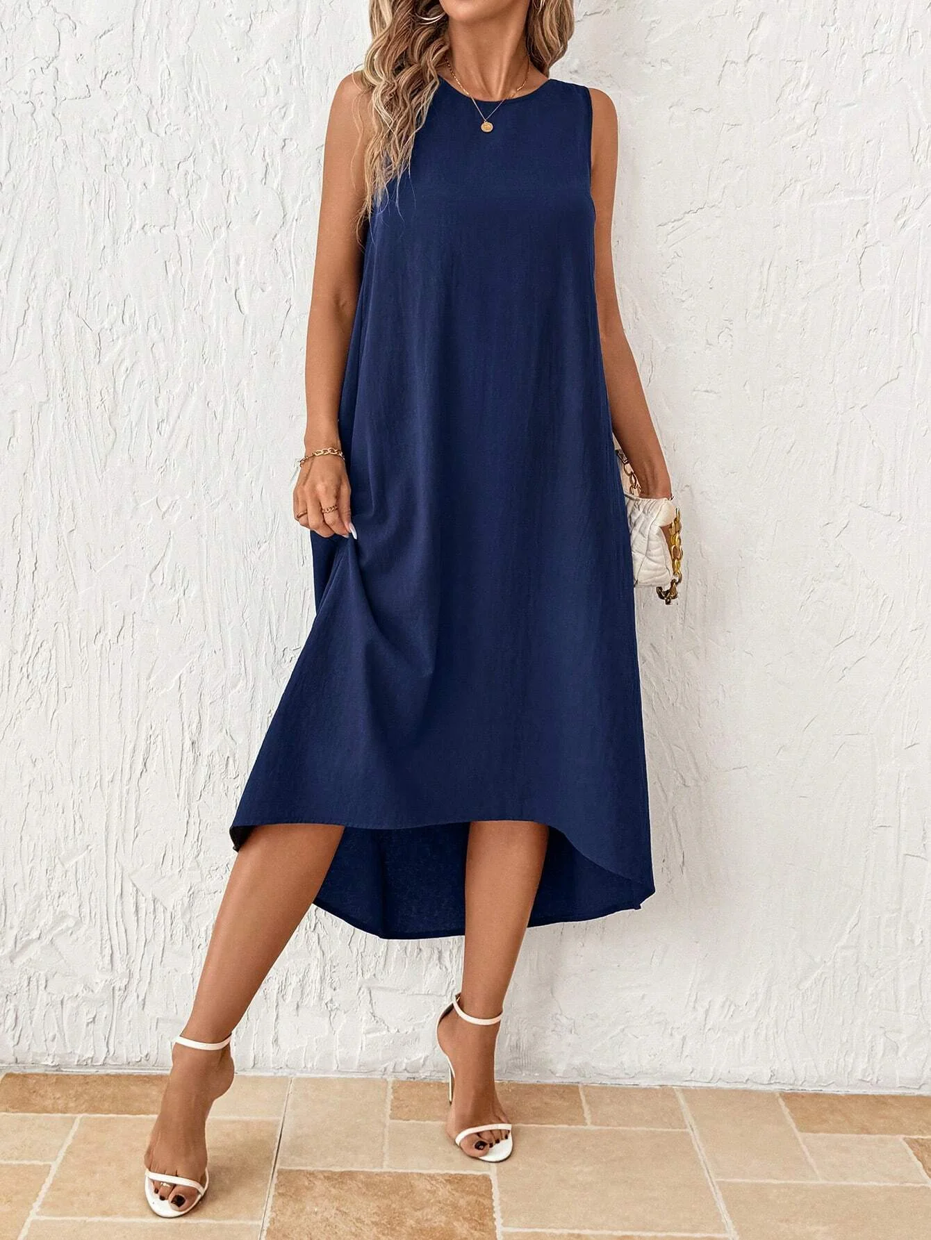 ネイビーブルーのラウンドネックノースリーブゆったりとした快適なレースパッチワークバケーションドレス