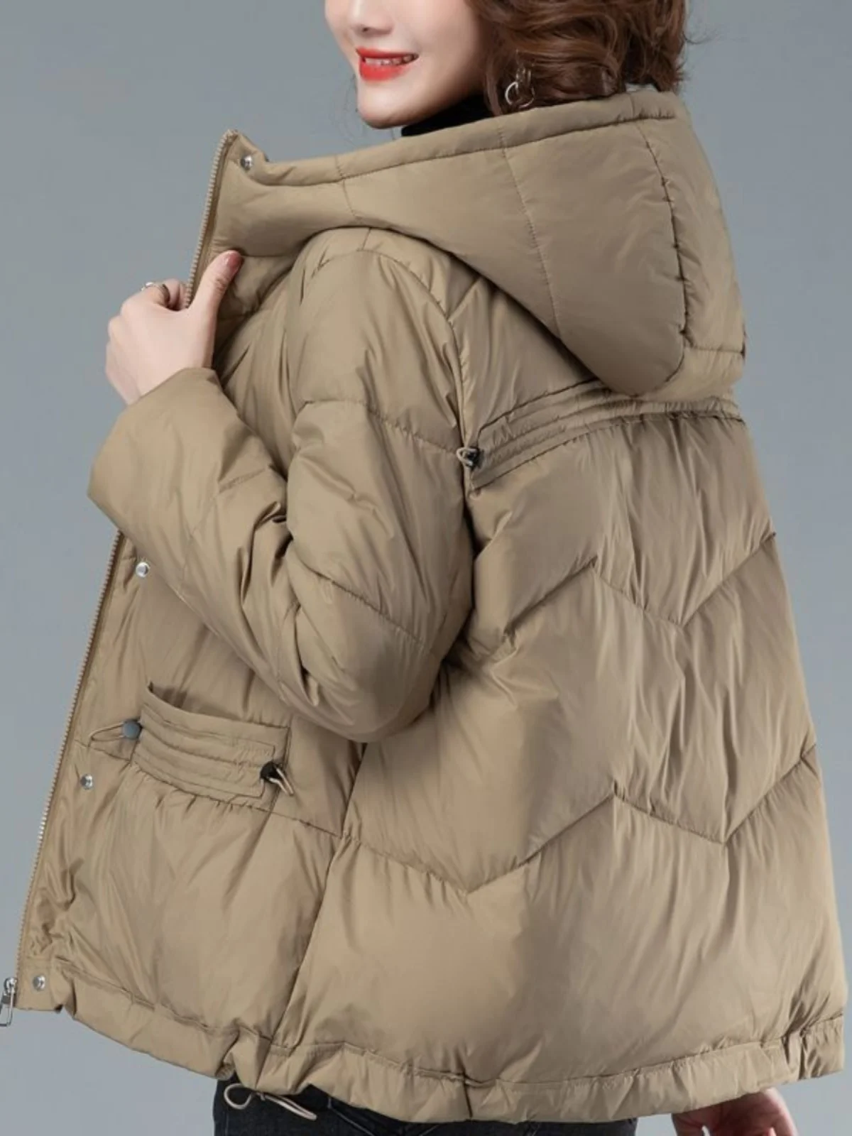 

Короткая легкая пуховая куртка из хлопка для женщин, новая зимняя модель в корейском стиле, свободного кроя, больших размеров, повседневная, с капюшоном, теплая верхняя одежда