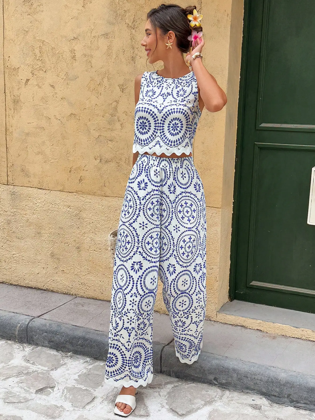 Set van mouwloze top en broek met wijde pijpen voor dames, blauw en wit met all-over print, zomerse casual boho-outfit