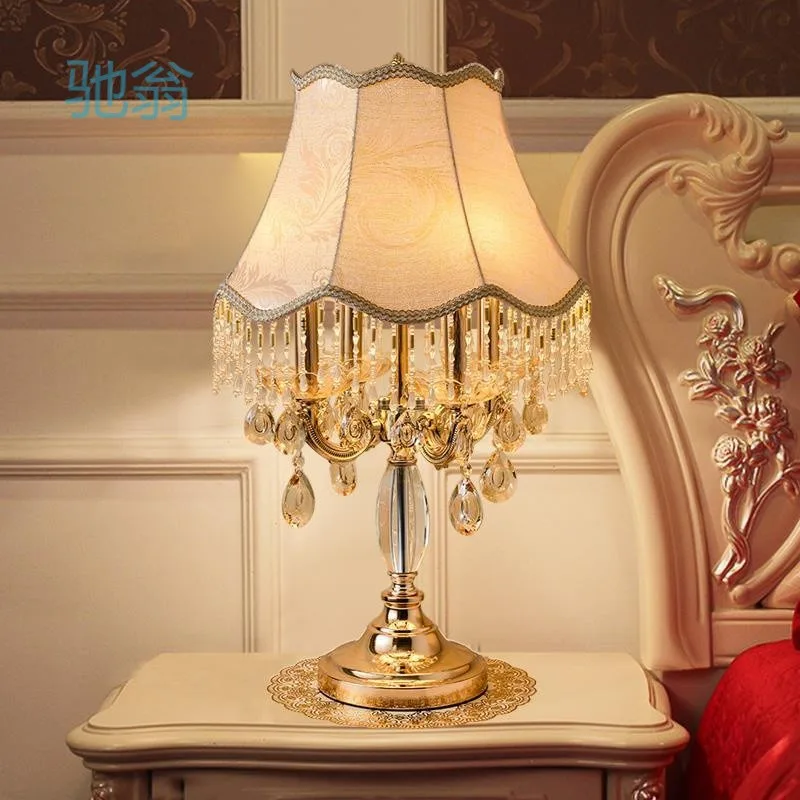 

European style small luxury crystal table lamp, bedroom bedside lamp atmospheric high gear large living room French palace villa