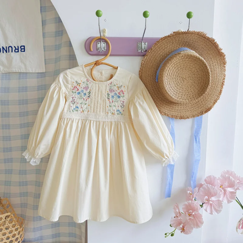 

Girls' Autumn New Forest Style Retro Floral Embroidery Lace Trim Long Sleeve Sweet Floral Princess Dress