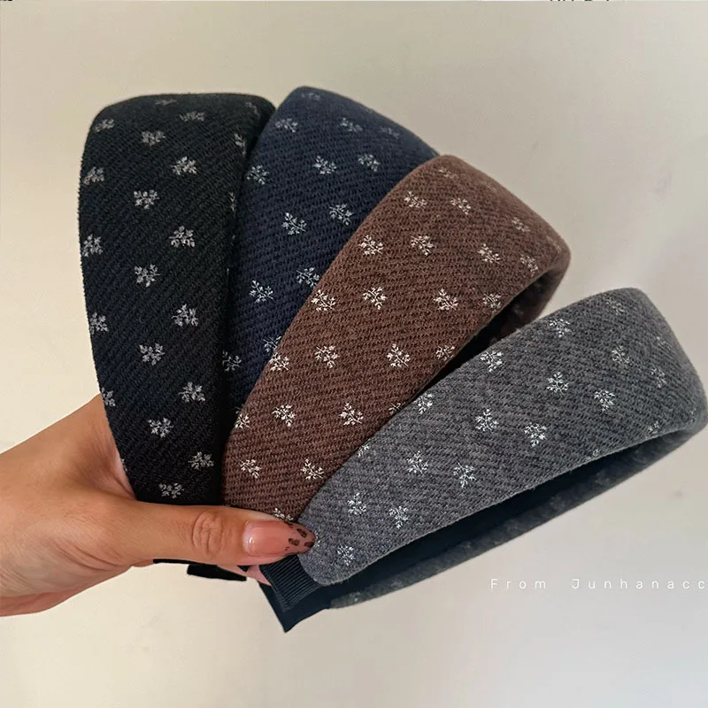 عصابة رأس كلاسيكية محبوكة على شكل زهور للنساء، إكسسوارات شعر أنيقة، دبوس شعر متعدد الاستخدامات للاستخدام اليومي #1