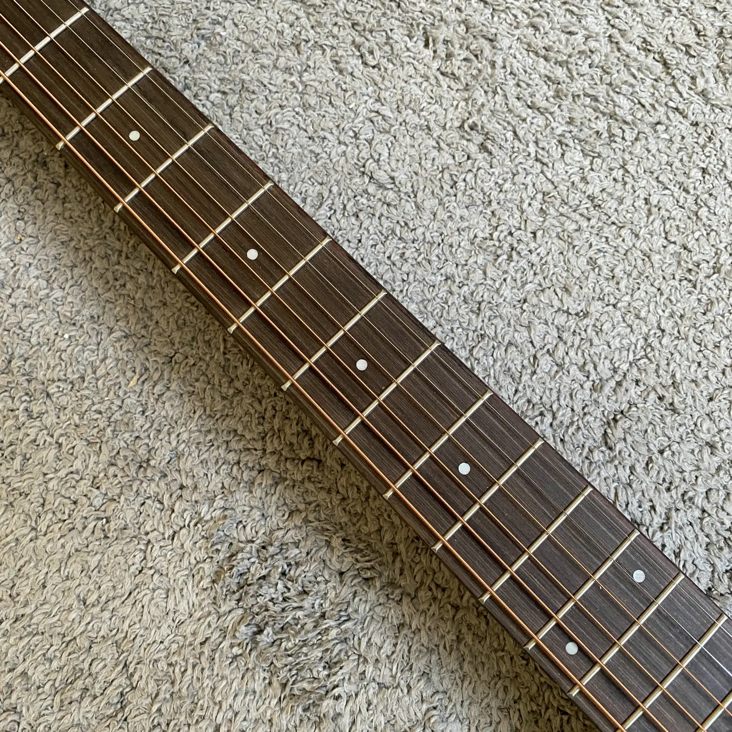 N037 Solid Wood Acoustic Electric Guitar 22 Frets with Headphone Out Quiet Practice Guitar for Beginner