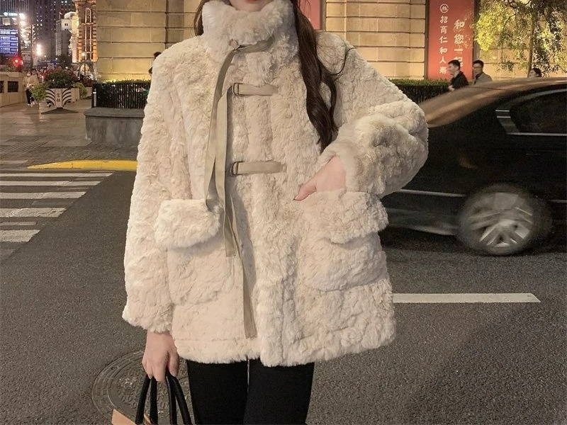 

2025 Winter Loose Thickened Lamb Wool Coat Women's Design Sense Warm and Cold Proof Cotton Jacket
