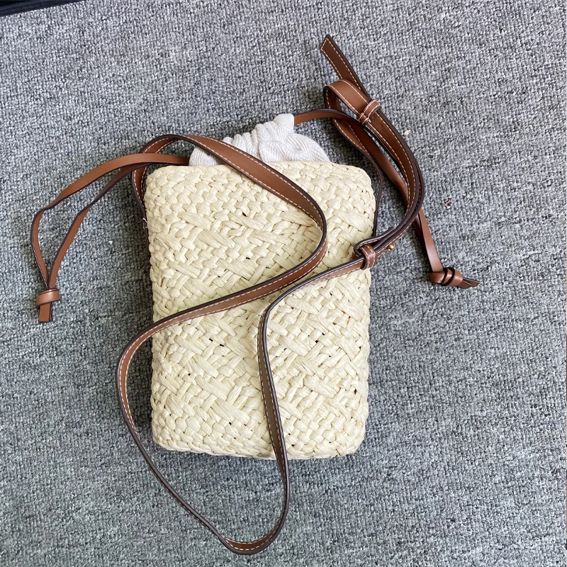 Straw Mobile Phone Bags for Women Luxury Designer Handwoven Crossbody Bags Fashionable Beach Vacation Straw Bags Shoulder Bags