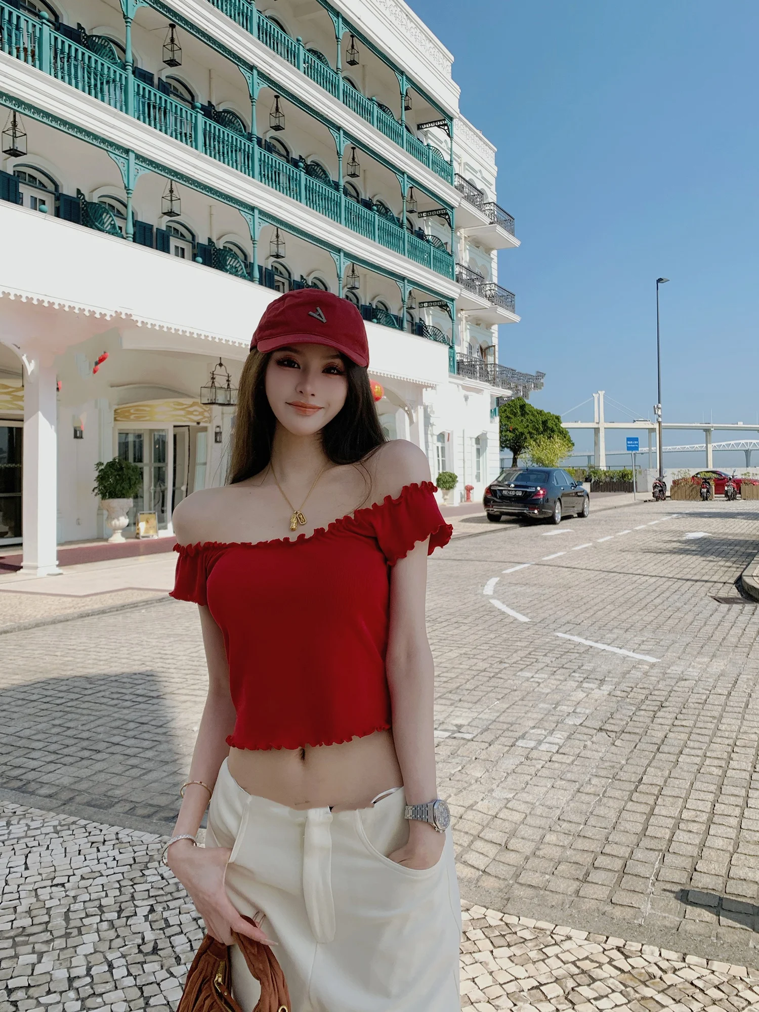 

Женская футболка Slim Fit с рюшами на плечах, короткий рукав, повседневный стиль, весенняя коллекция, модный топ