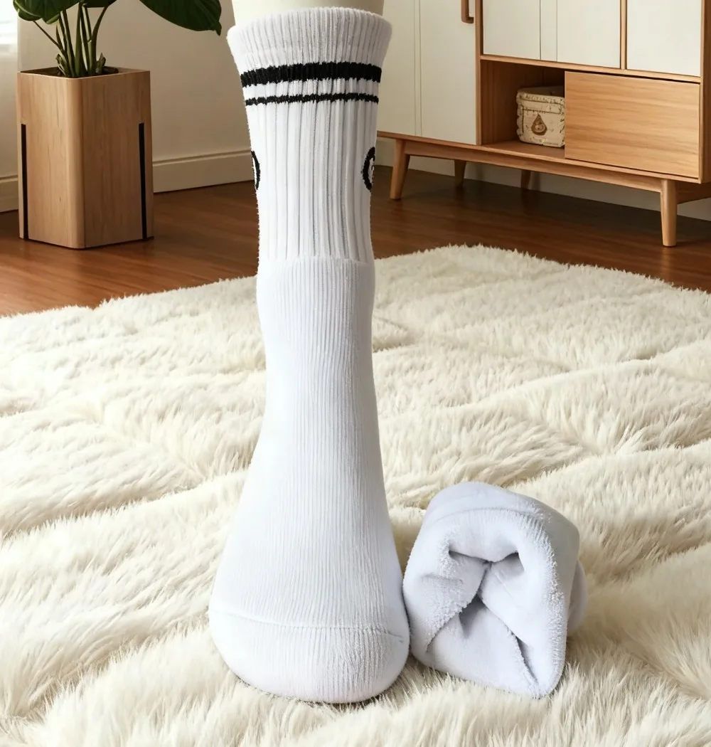 جوارب يوجا متماسكة للنساء للفصول الأربعة من القطن بتصميم كلاسيكي مريح ملون متوسط الطول رياضي للياقة البدنية جوارب طويلة لليوجا والبيلاتس #1