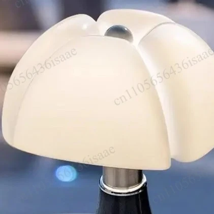 italian-nordic-vintage-bauhaus-petal-table-lamp-decorative-bedside-lamp-for-bedroom-living-room