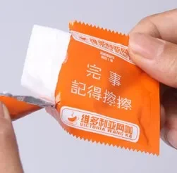 

100 Piece/lot Customizable Printed Logo Advertisement Wipe Disposable Mini Small Package hand clean wet Wipes towel oem