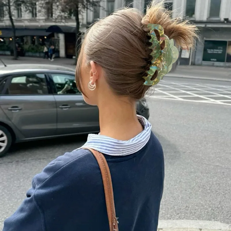 Jepit Rambut Berongga Sederhana Jepit Rambut Besar Elegan Klip Hiu Aksesori Jepit Rambut Temperamen untuk Wanita