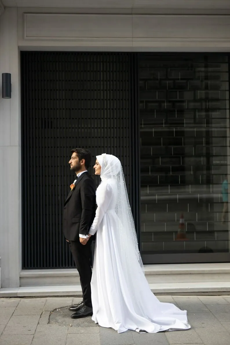 Robes de mariée musulmanes blanches pour la mariée, col haut, manches longues, entraînement de balayage, hijab pour femmes, patients, quelle que soit la robe de mariée personnalisée