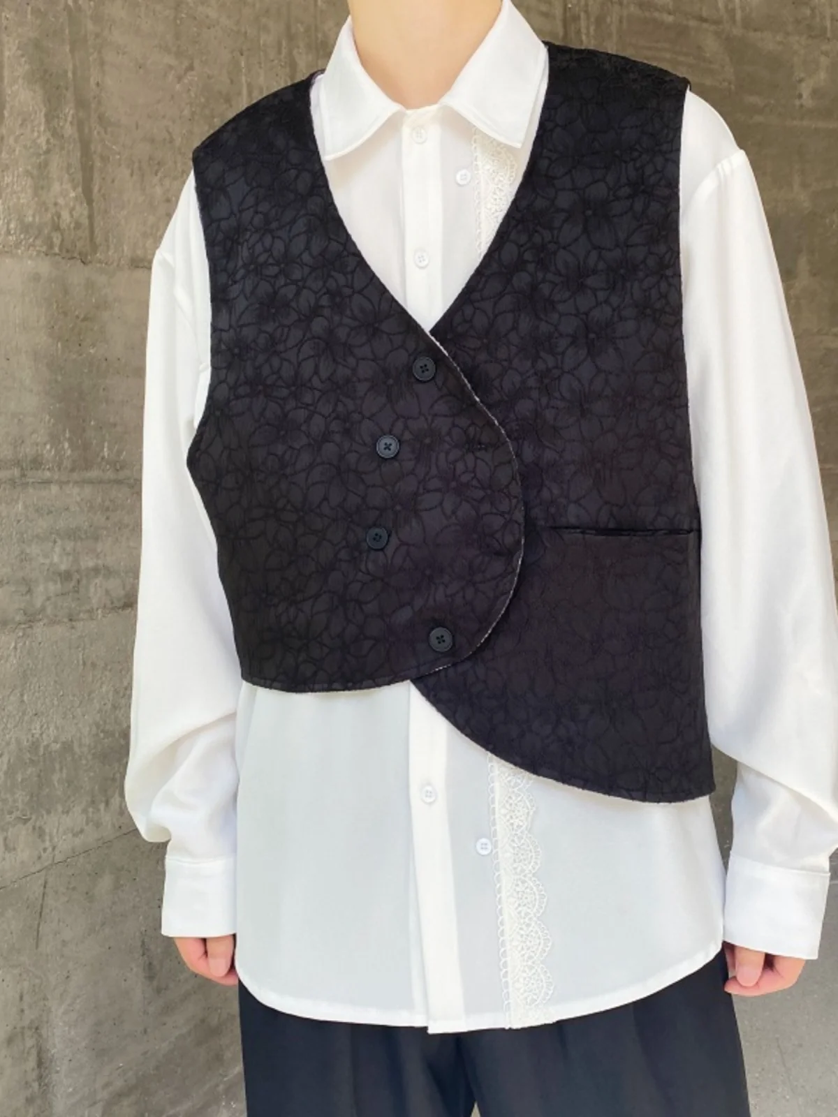 

New Spring Chinese Sle Two-Way Wear Men's Vest Casual High-End Retro Embroidery Versatile oulder Pad Single Button Closure