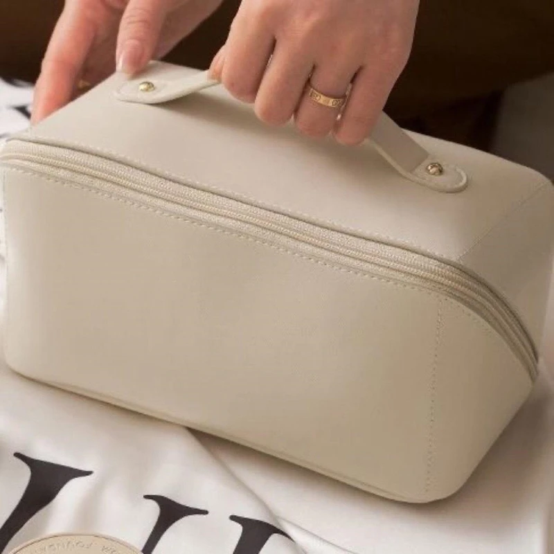 Borsa per il trucco da donna PU di grande capacità portatile comoda moderna minimalismo da viaggio lavaggio borse per la conservazione dei prodotti