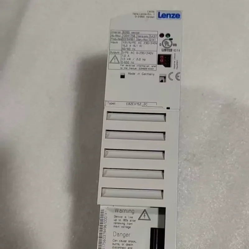 Lenze 8200 Vector Frequency Inverters Converter E82EV152K2C200 and New
