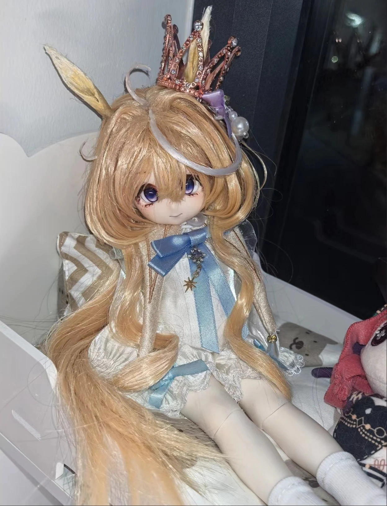 

Новый комплект одежды для кукол 1/6 и 1/12: корона + шаль + топ + брюки + галстук для кукол BJD 30/16 см, Ob11, игрушки для переодевания, подарок, аксессуары для кукол (кукла в комплект не входит)