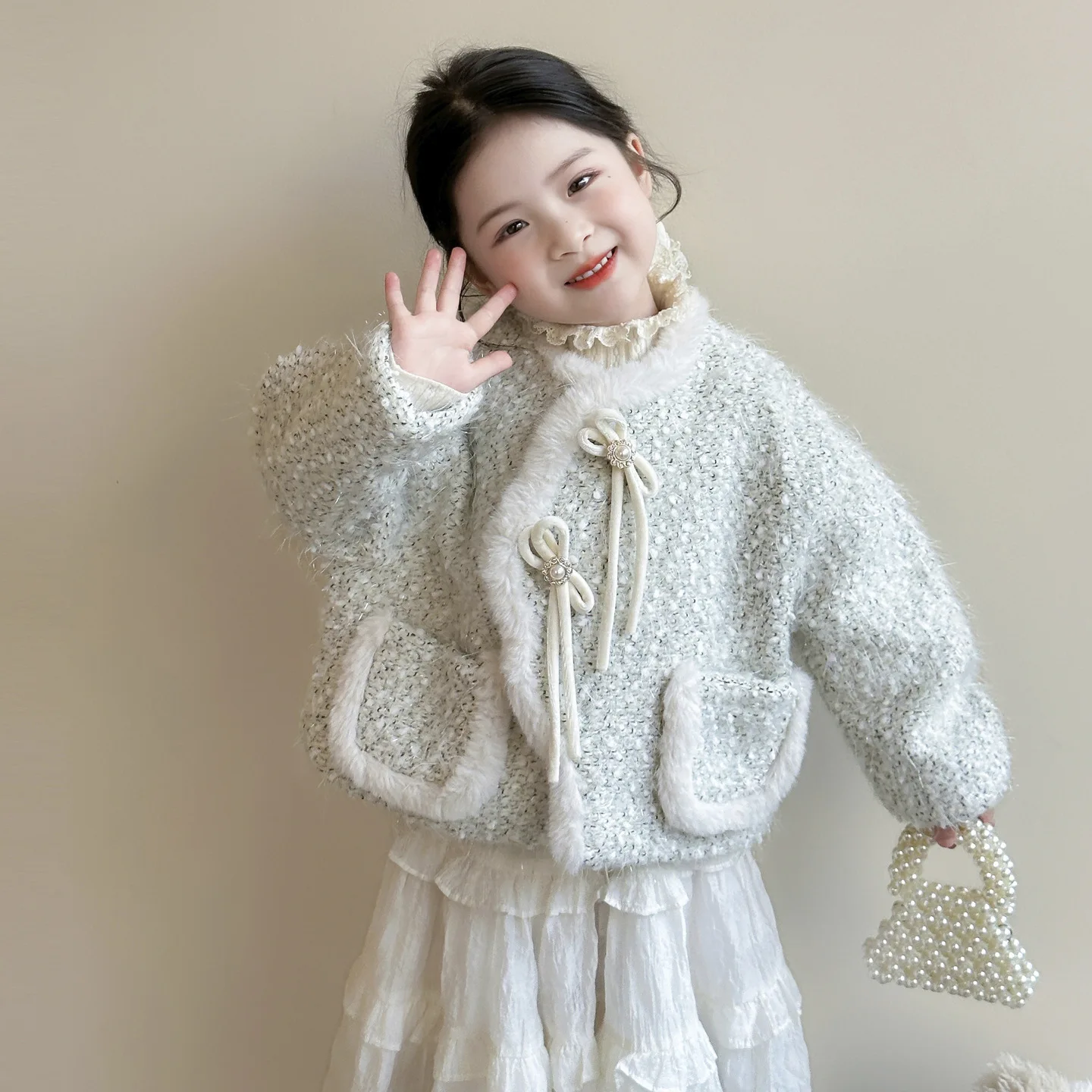 

Girls' Outerwear Autumn/winter 2025 New Korean Version Girl Small Fragrance Top Western Children's Winter Clothes