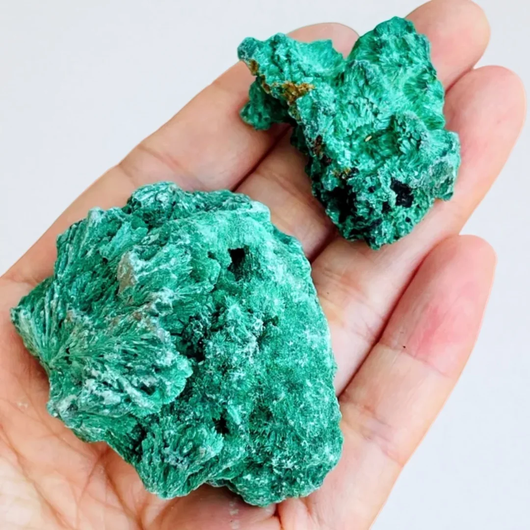 Natural Malachite Rough Chips Raw Green Mineral Specimen Stone for Vase Filler DIY Craft Geology Collection Home Decoration