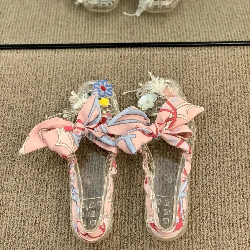 Damen-Sandalen mit quadratischer offener Zehenpartie, DIY-Kristall-Blumen-Design, handgefertigte Mesh-Sandalen, lässige Slip-On-Sommerschuhe im Urlaubsstil