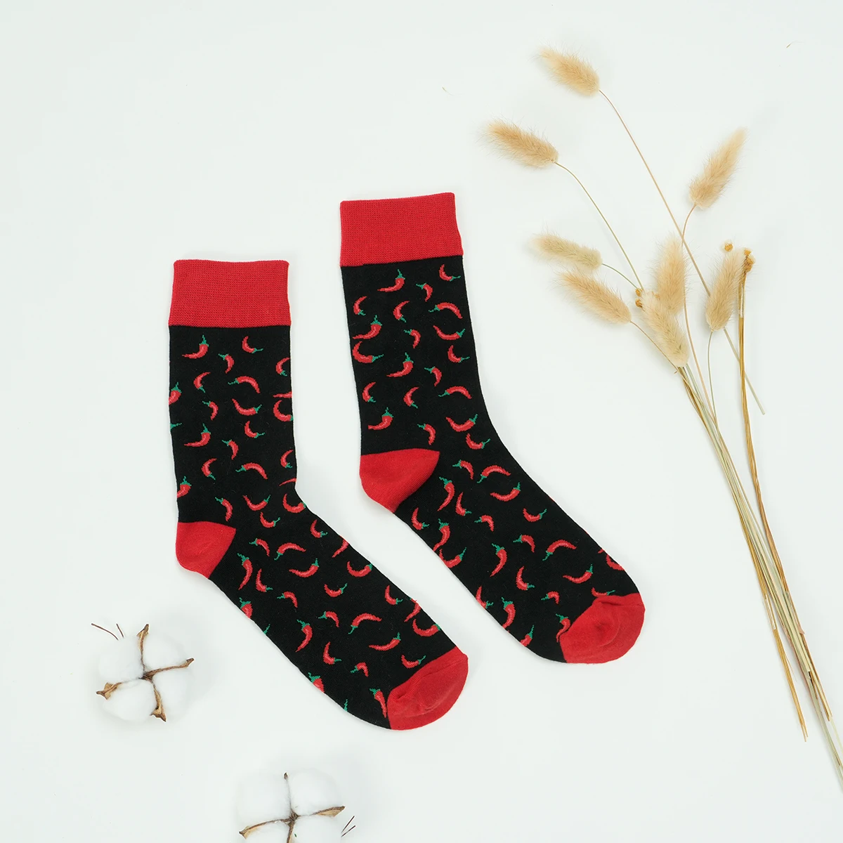 1 Pair Unisex Black Bottom Full Print Chili Peppers,Comfort Novelty Creative Mid Calf Socks Suit In All Seasons