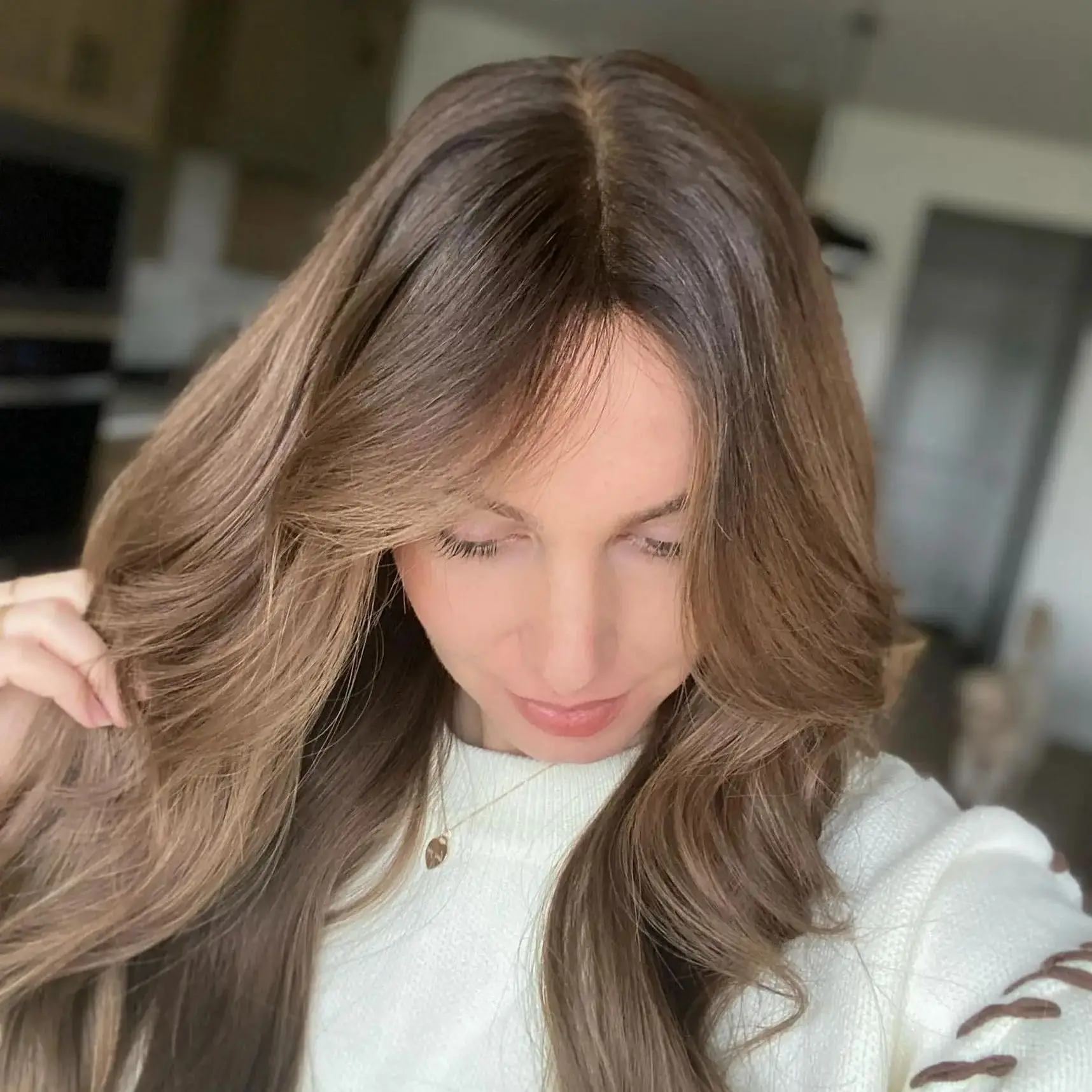 

Easy To Wear 20"Brown Loose Wave Premium Synthetic Hair 13x4 Heat Resistant Wigs Ombre Realistic Look Natural Hairline Full Wigs