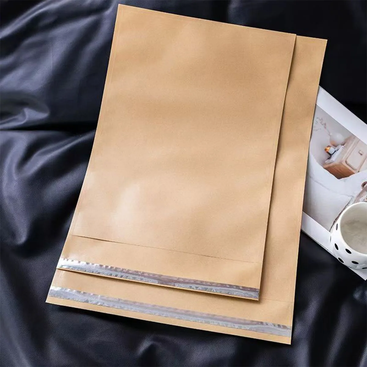 5 kraft paper envelope mailing bags, sturdy and durable, self sealing transport bag, suitable for daily use