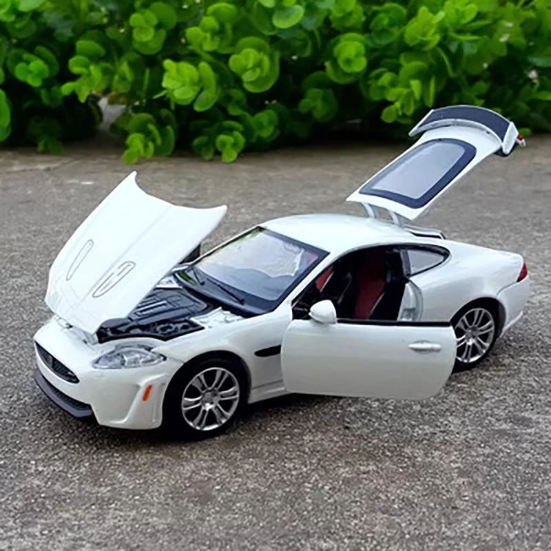 Caipo 1:32 Jaguar XKR-S Supercar Alloy Car Diecasts & Toy Vehicles Car Model Miniature Scale Model Car Toy For Children