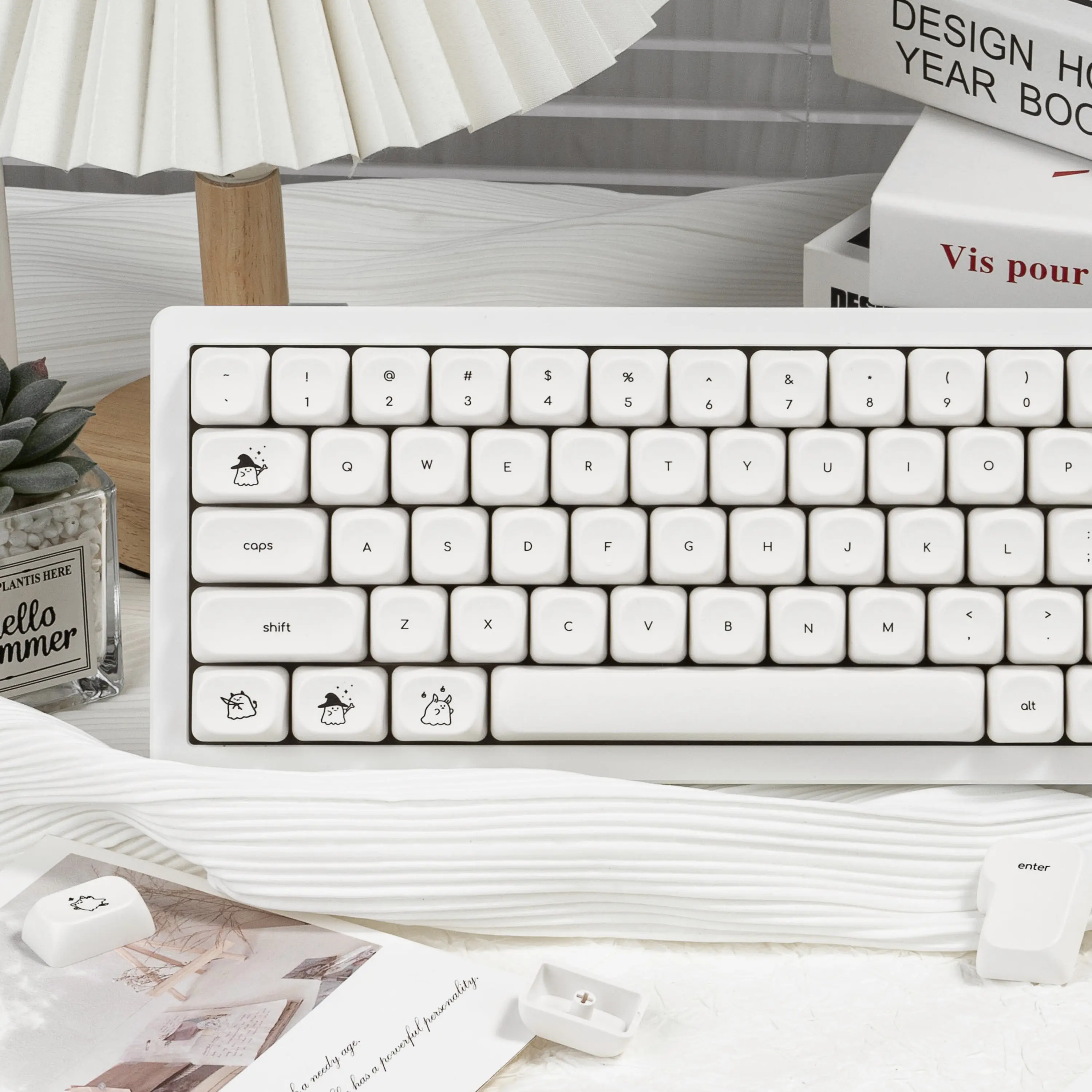 Cute Ghost Keycap Set Black White PBT Five-Sided Sublimation MOA Profile Round Custom Keycaps for Gaming Mechanical Keyboard