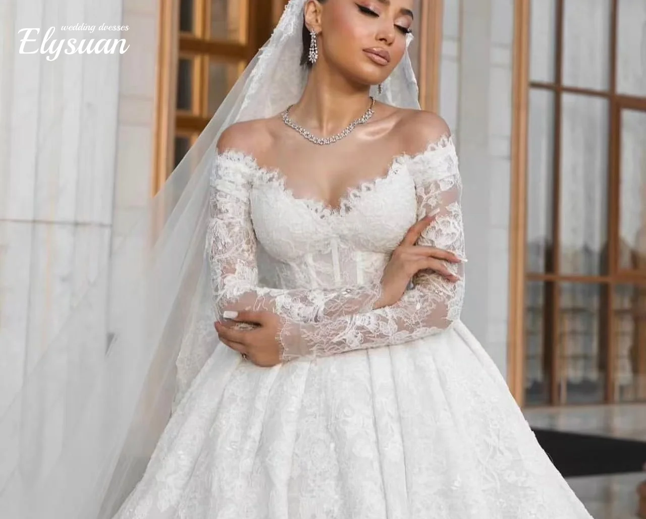 Maßgeschneiderte, anmutige, romantische, lange Ärmel, Spitze, A-Linie, Brautkleider, rückenfrei, Hofschleppe, Braut, Vestidos de Novia