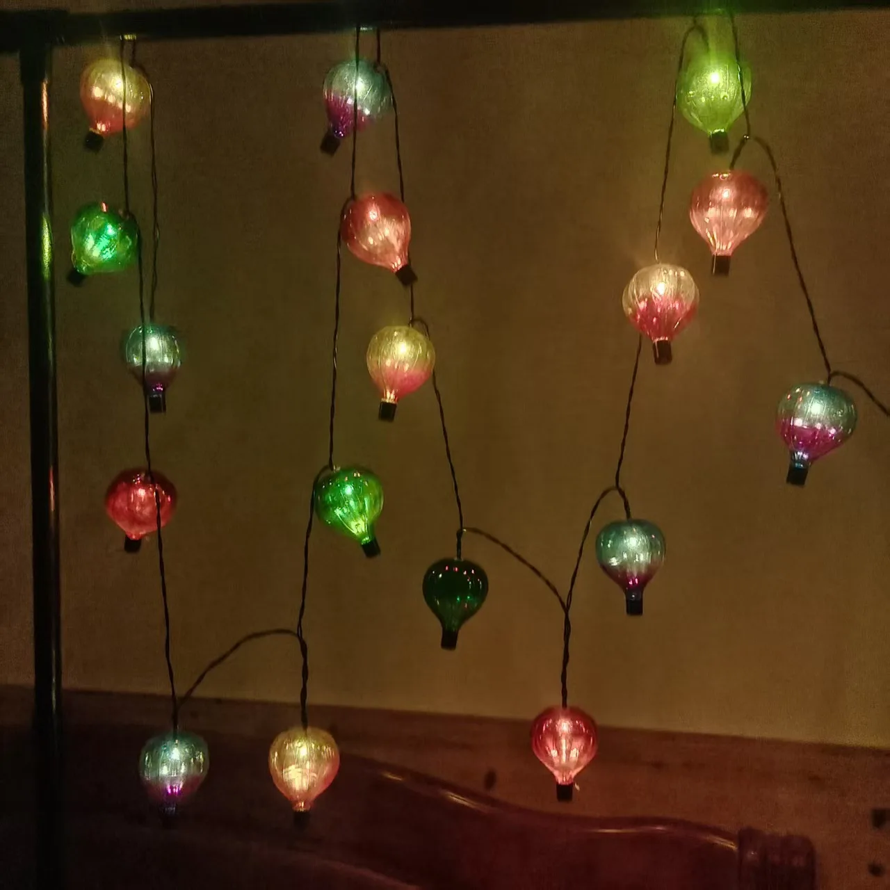 لطيفة منطاد الهواء الساخن سلاسل الإضاءة ديكور فناء المنزل أضواء الدعائم الطرف