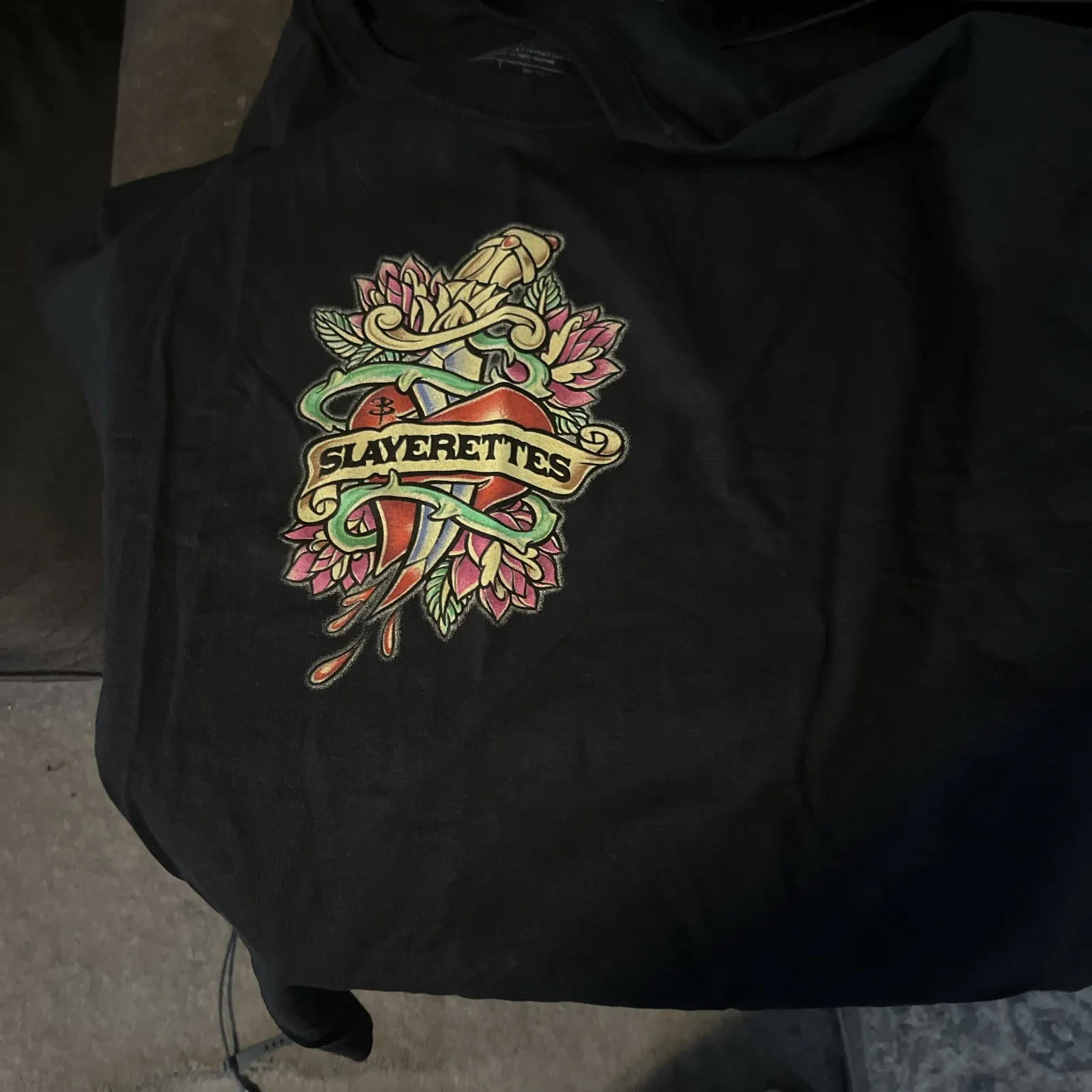 Loot Crate Buffy The Vampire Slayerettes Heart Camiseta negra talla XLarge Horror
