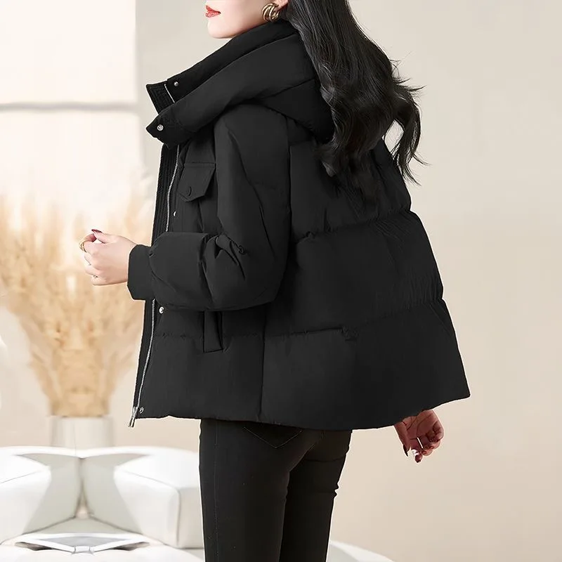 冬の新しい暖かいカジュアルファッショナブルな綿ジャケット女性の韓国版ルーズフィットスタイリッシュな厚みのあるショートスタイルコート