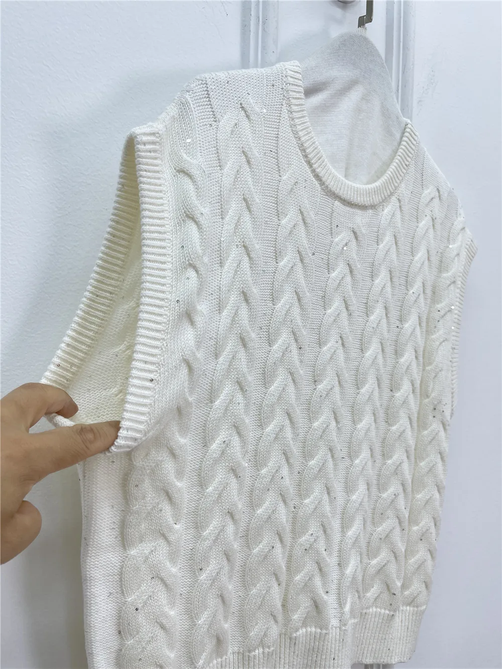 

Autumn 25 New Women's Cotton Round Neck Hemp Sequins Knitted Vest