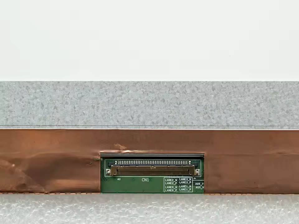 LCD 패널 앞면