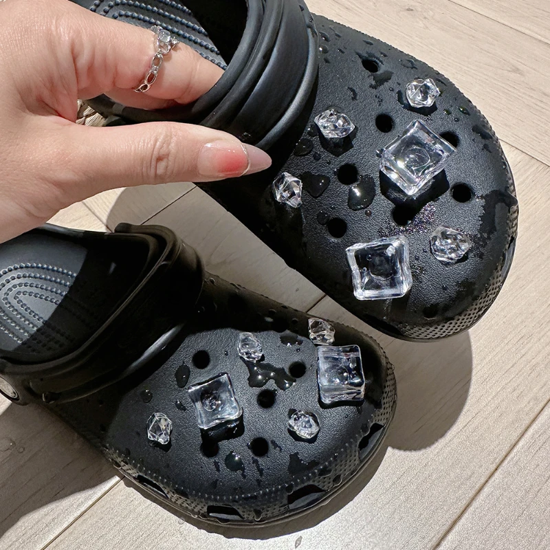 Whole Set Hot Sale DIY Hole Shoes Charms for Creative Ice Cubes Charms Designer Quality Garden Shoe Decoration Girl Gift