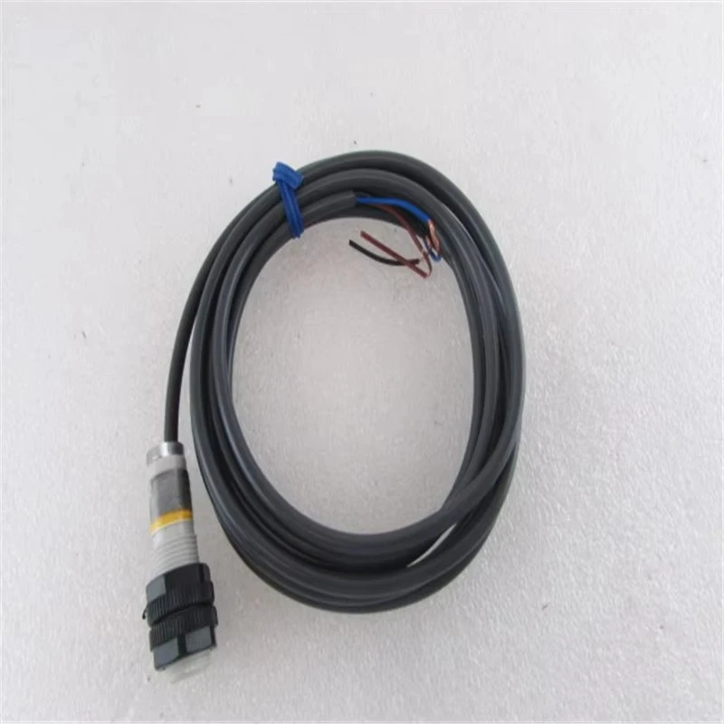 E3Z-LT86 Long Range Through Beam Laser Photo Detector 60m PNP M8 Plug IP67 Industrial Photoelectric Switch