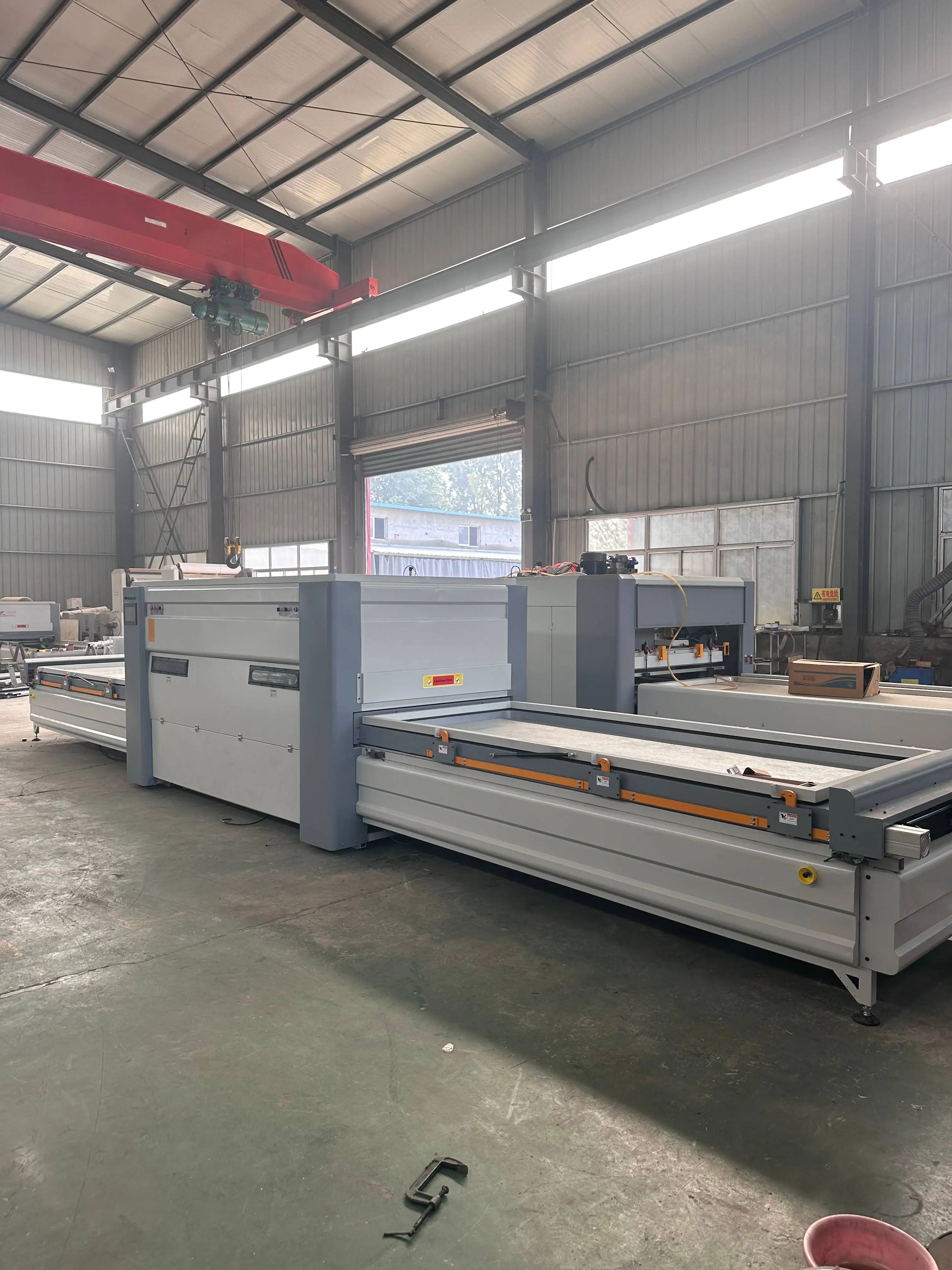 Vacuum film press Laminating machine Automatic wooden door medium density fiberboard furniture gluing