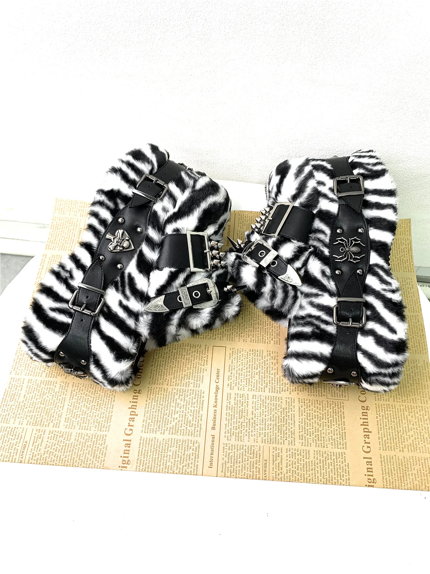 2026 Punk Round Head Baotou Heavy Industry Rivet Belt Buckle Sponge Cake Thick Bottom Sandals Lolita Sweet Single Shoes